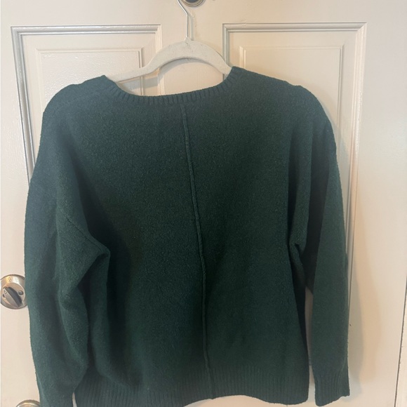 Vince Camuto V-Neck Forest Green Sweater - Picture 3 of 4